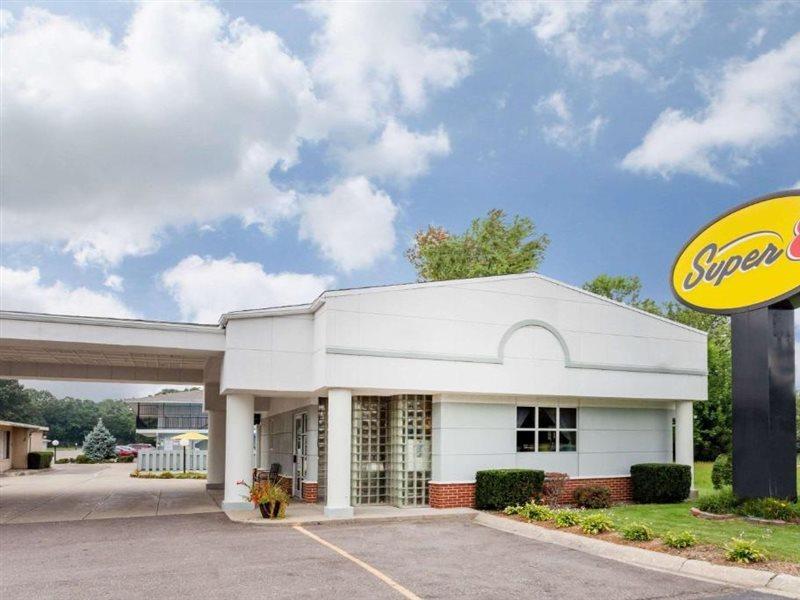 Super 8 by Wyndham Stevensville Eksteriør billede